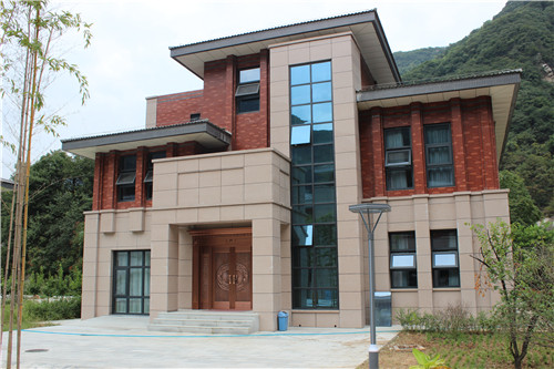 西安干部療養(yǎng)中心九龍灣別墅入戶銅門(mén)
